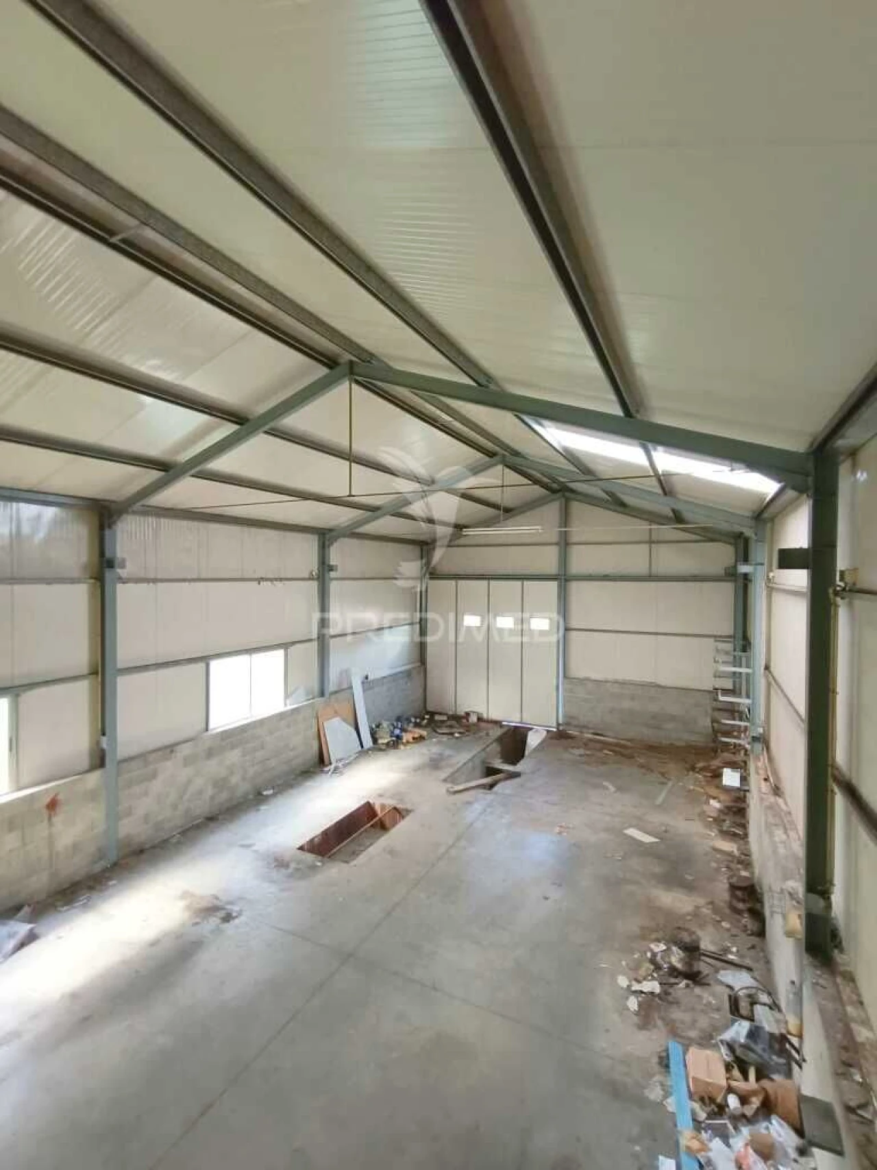 Armazém para Venda em Arrabal Foto 2