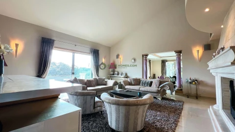Moradia T4 para Venda em Quarteira