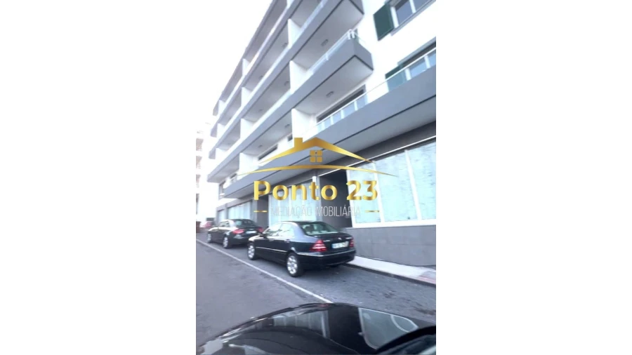 Negócio para Venda em Caniço Foto 1