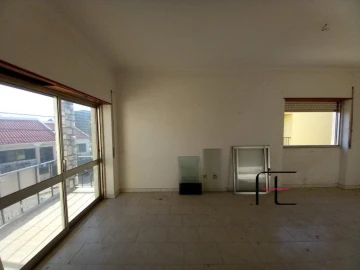 Moradia T2 para Venda em São Francisco
