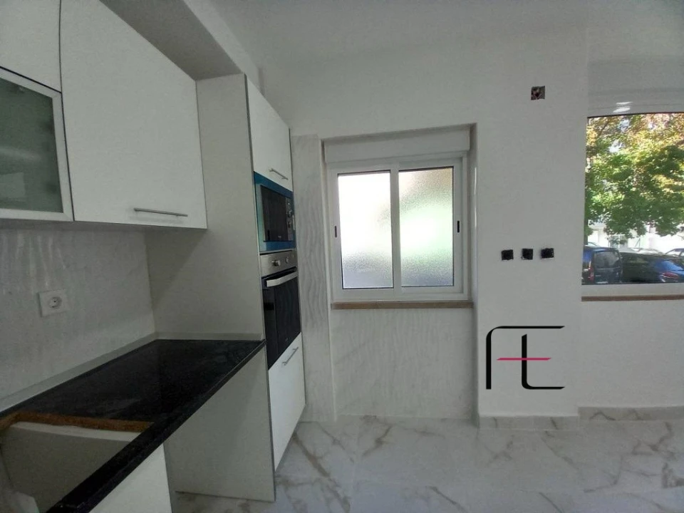 Apartamento T2 para Venda em Amora Foto 7