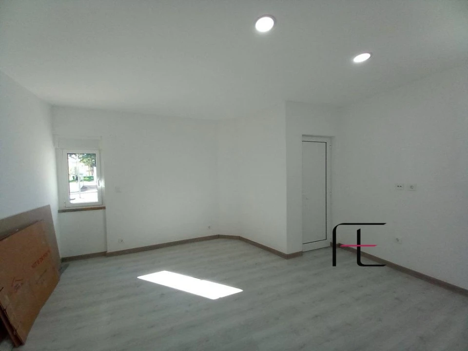 Apartamento T2 para Venda em Amora Foto 18