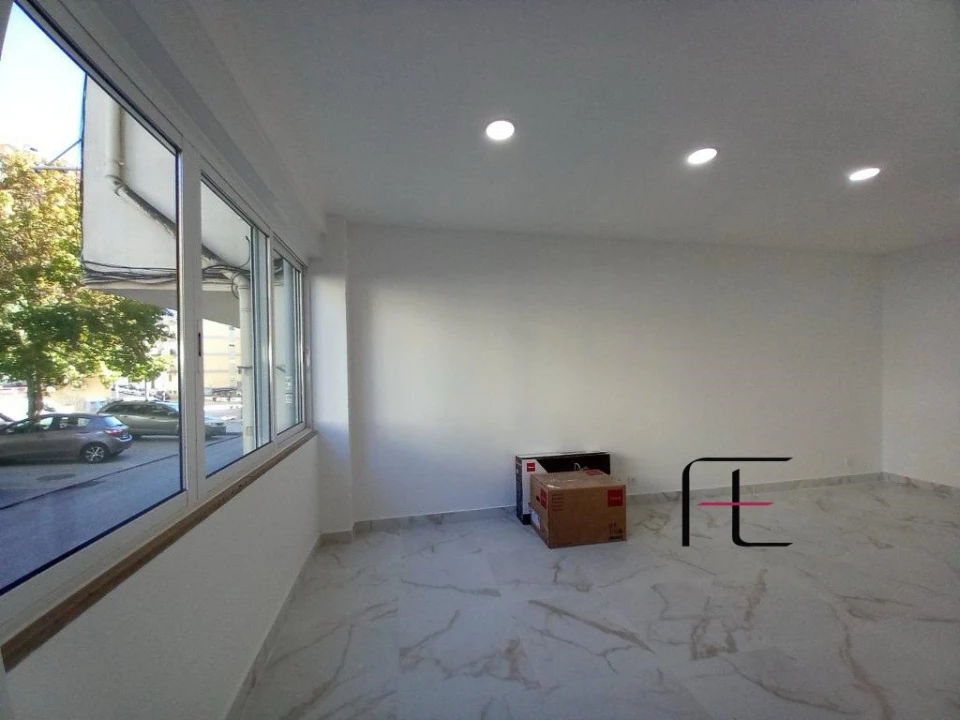 Apartamento T2 para Venda em Amora Foto 9