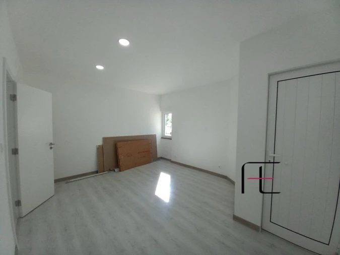 Apartamento T2 para Venda em Amora Foto 19