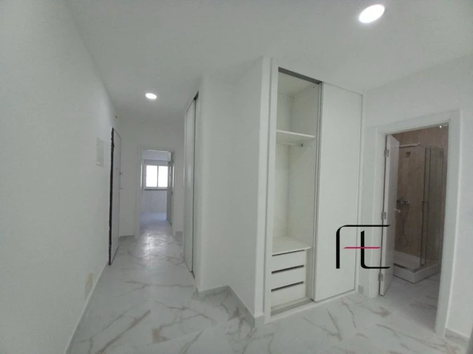 Apartamento T2 para Venda em Amora Foto 30