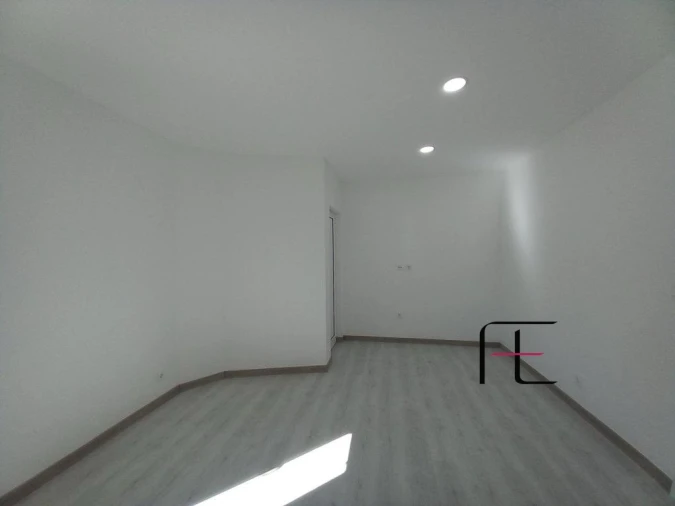 Apartamento T2 para Venda em Amora Foto 23