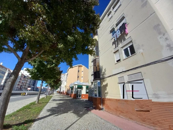 Apartamento T2 para Venda em Amora Foto 32