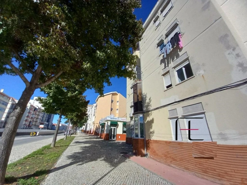 Apartamento T2 para Venda em Amora Foto 32