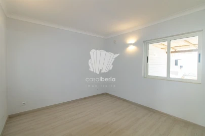 Moradia T3 para Venda em Luz
