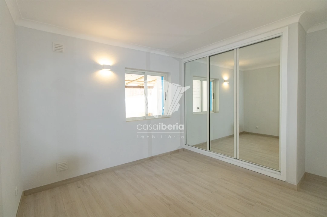 Moradia T3 para Venda em Luz Foto 16