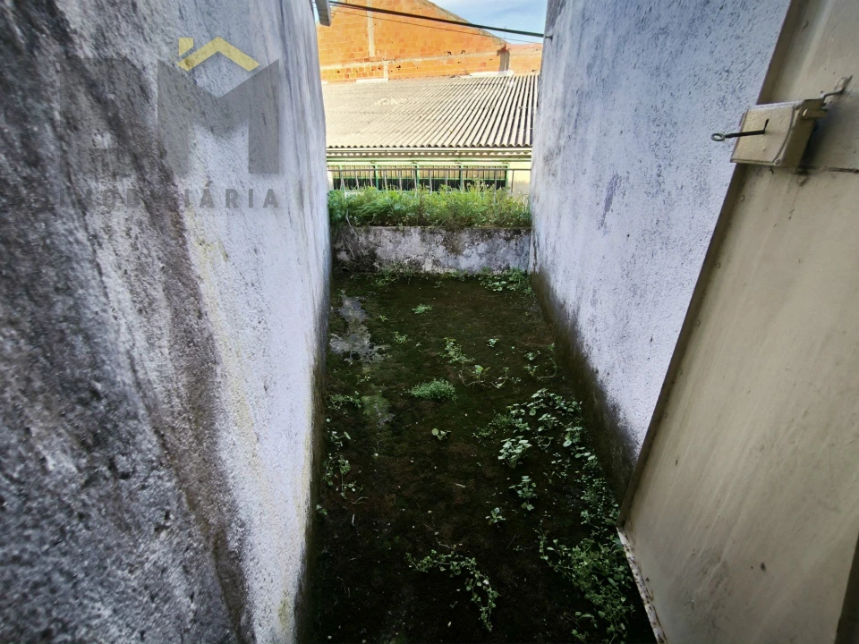 Moradia T3 para Venda em Póvoa de Rio de Moinhos e Cafede Foto 3