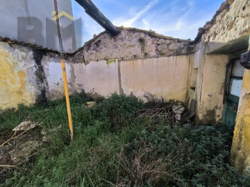 Moradia T3 para Venda em Póvoa de Rio de Moinhos e Cafede