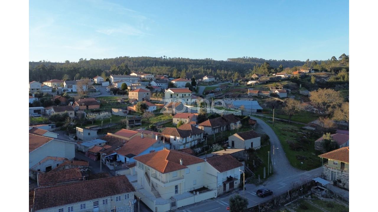 Moradia T3 para Venda em Calde Foto 14