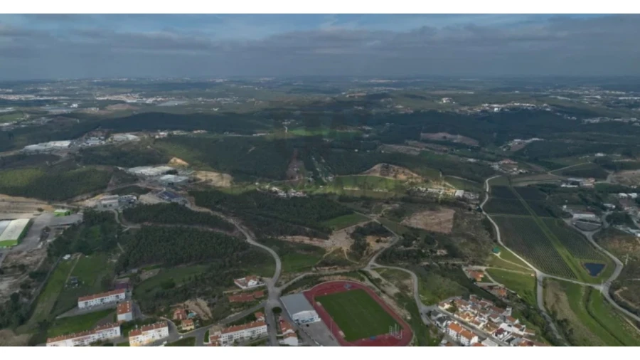 Terreno para Venda em Freiria Foto 2