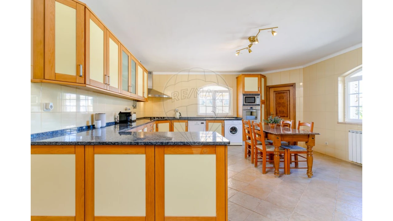 Quinta T4 para Arrendamento em Azeitão (São Lourenço e São Simão) Foto 9