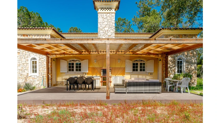 Quinta T4 para Arrendamento em Azeitão (São Lourenço e São Simão)