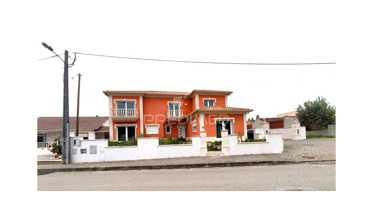 Moradia T6 para Venda em Bidoeira de Cima Foto 16