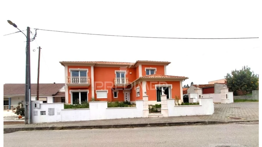 Moradia T6 para Venda em Bidoeira de Cima Foto 16