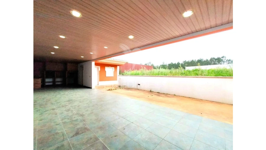 Moradia T6 para Venda em Bidoeira de Cima Foto 13