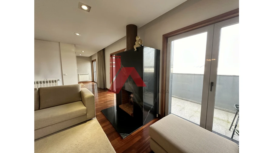 Apartamento T3 para Venda em Urgezes Foto 9