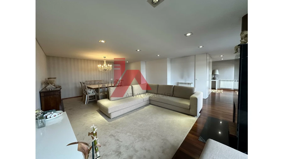 Apartamento T3 para Venda em Urgezes