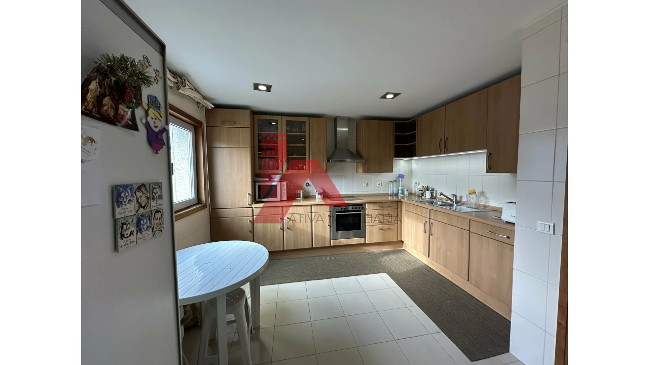 Apartamento T3 para Venda em Urgezes Foto 3