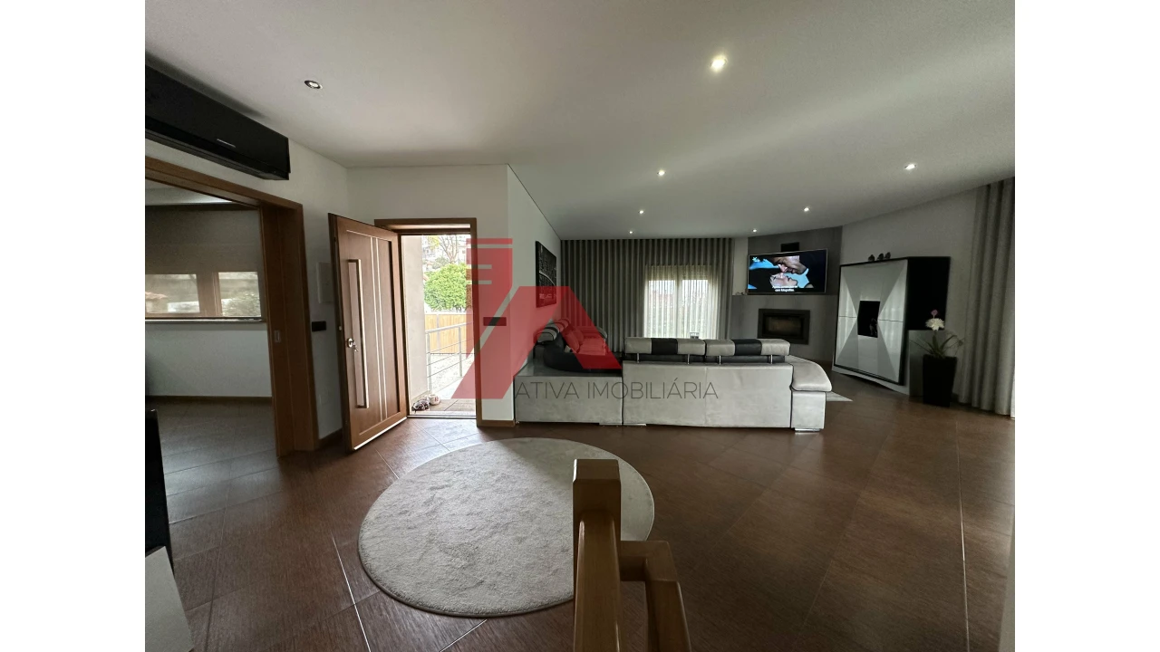 Moradia T3 para Venda em Santa Eulália Foto 4