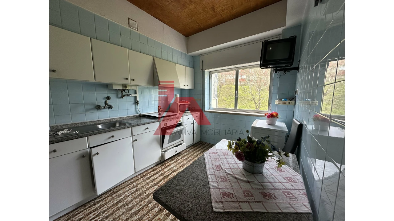 Apartamento T2 para Venda em Oliveira, São Paio e São Sebastião Foto 6