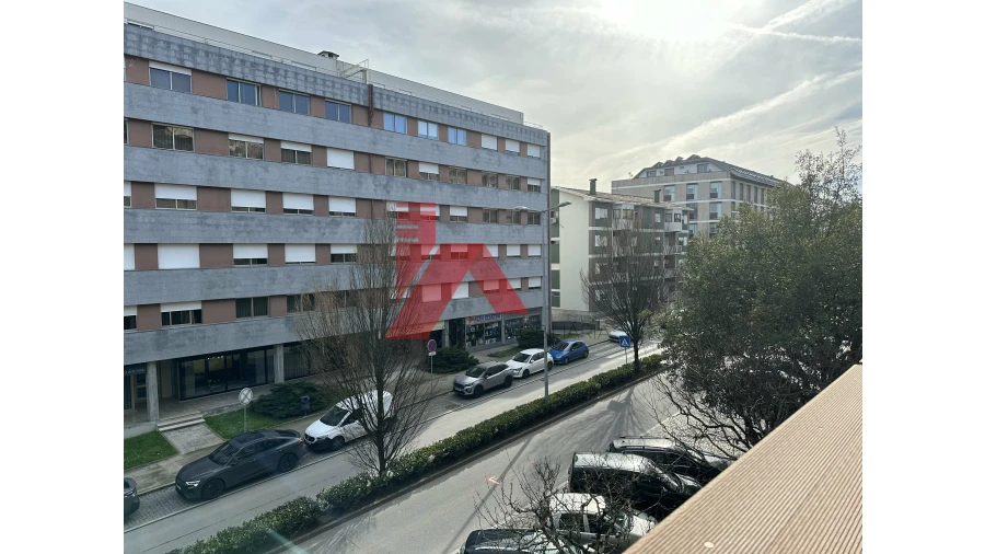 Apartamento T2 para Venda em Oliveira, São Paio e São Sebastião Foto 2