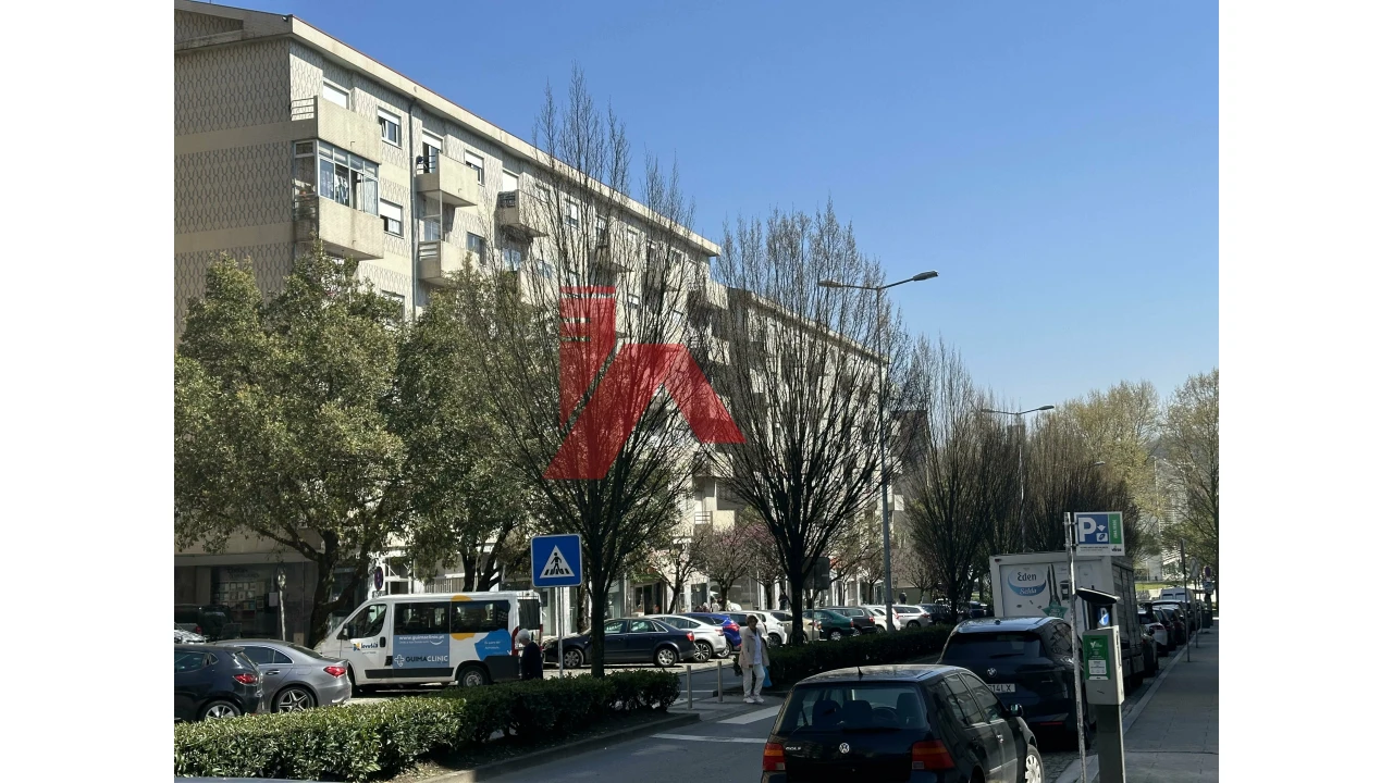 Apartamento T2 para Venda em Oliveira, São Paio e São Sebastião Foto 1