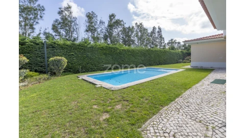 Moradia T4 para Venda em Alcabideche