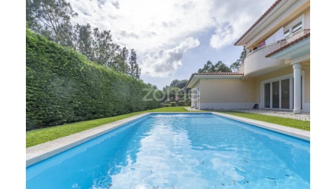 Moradia T4 para Venda em Alcabideche