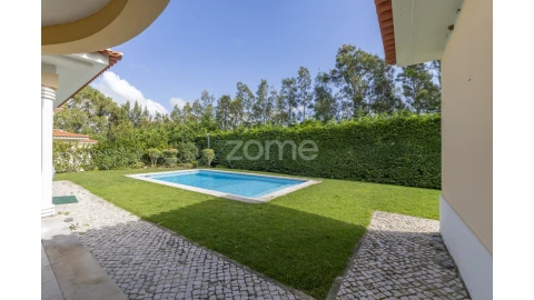 Moradia T4 para Venda em Alcabideche