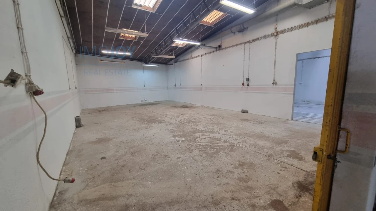 Armazém para Venda em Santa Iria de Azoia, São João da Talha e Bobadela Foto 8