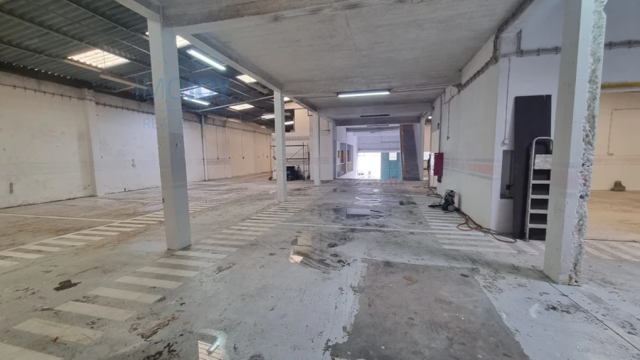 Armazém para Venda em Santa Iria de Azoia, São João da Talha e Bobadela Foto 15