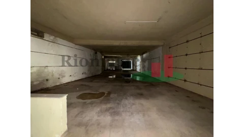 Loja para Venda em Marrazes e Barosa