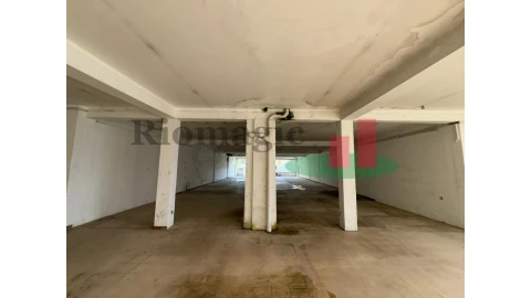 Loja para Venda em Marrazes e Barosa