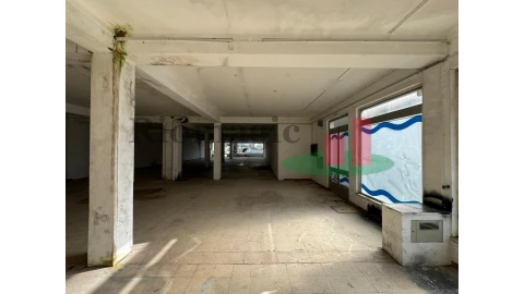 Loja para Venda em Marrazes e Barosa