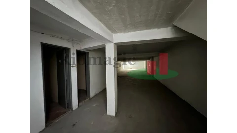 Loja para Venda em Marrazes e Barosa