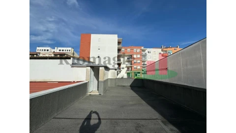 Loja para Venda em Marrazes e Barosa