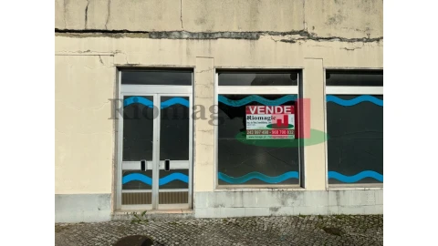 Loja para Venda em Marrazes e Barosa