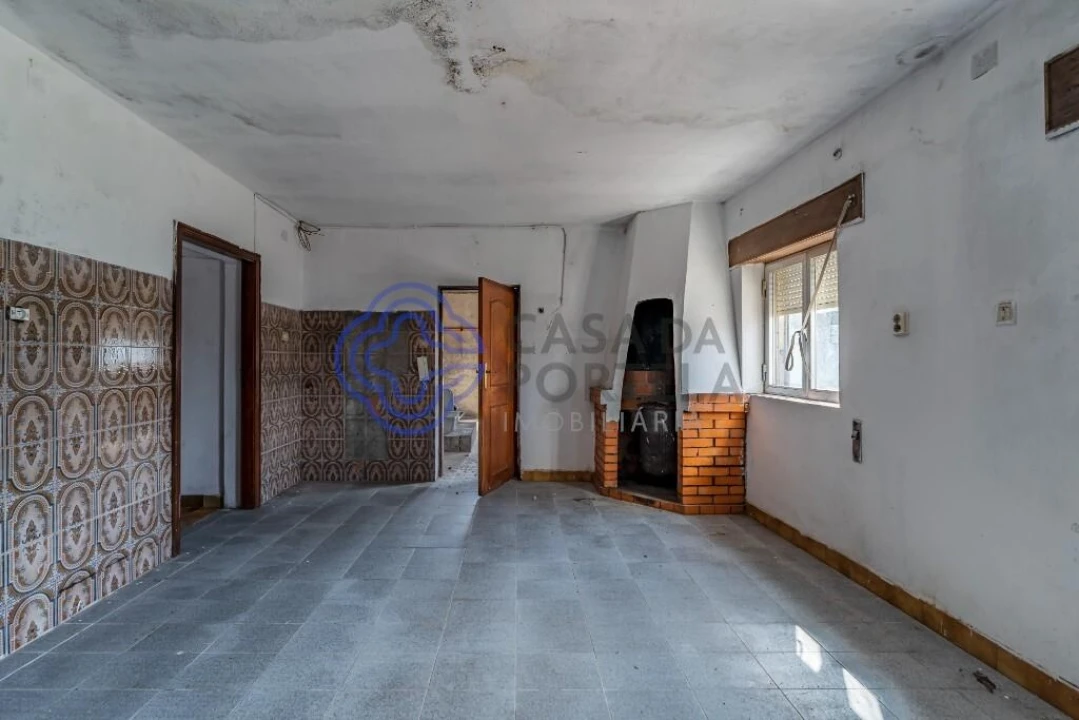 Moradia T4 para Venda em Aricera e Goujoim Foto 17