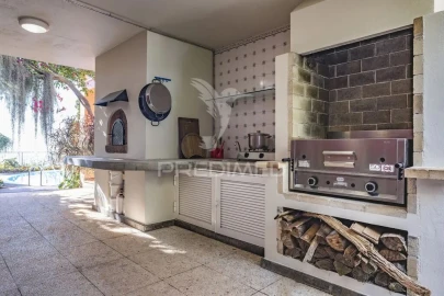 Moradia T4 para Venda em São Gonçalo