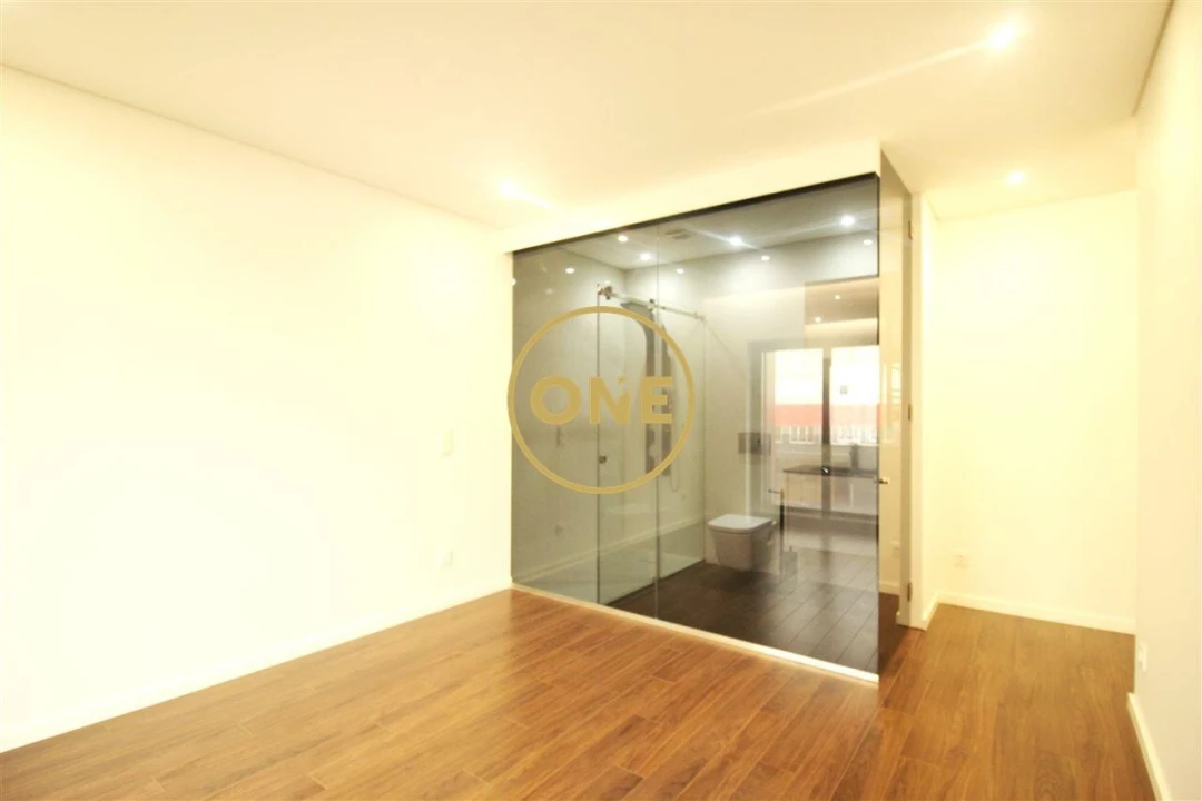 Apartamento T3 para Venda em Ramalde Foto 9