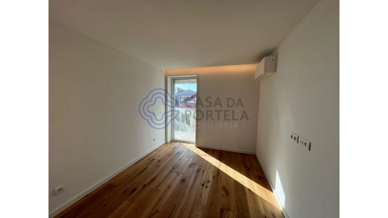Apartamento T2 para Venda em Paranhos Foto 5