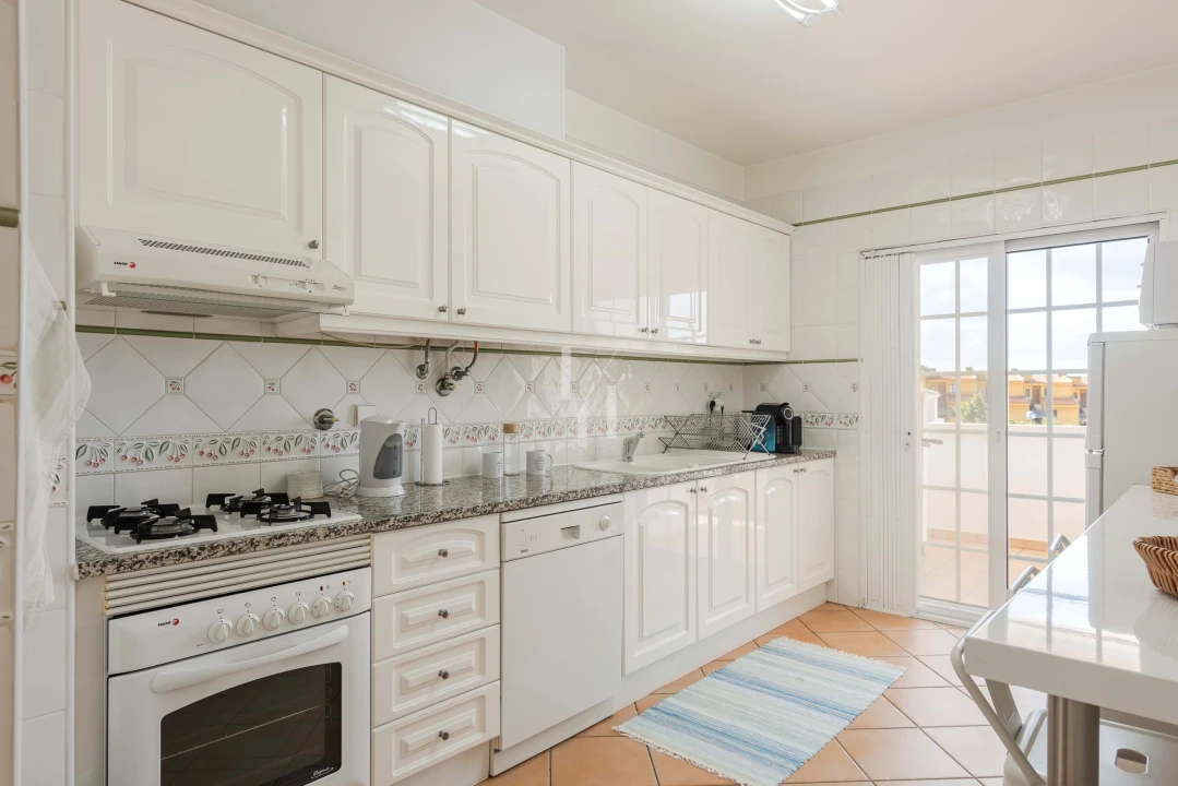 Apartamento T2 para Arrendamento férias em Quarteira Foto 11