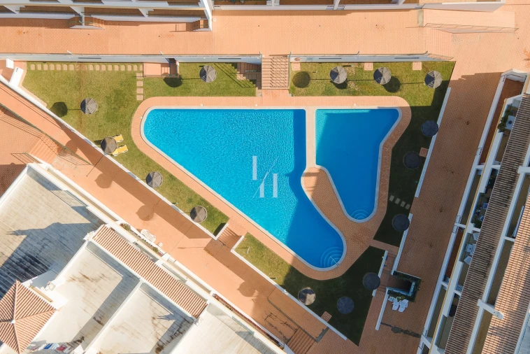 Apartamento T2 para Arrendamento férias em Quarteira Foto 29