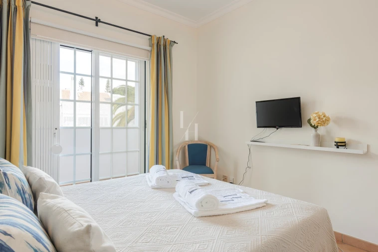 Apartamento T2 para Arrendamento férias em Quarteira Foto 18