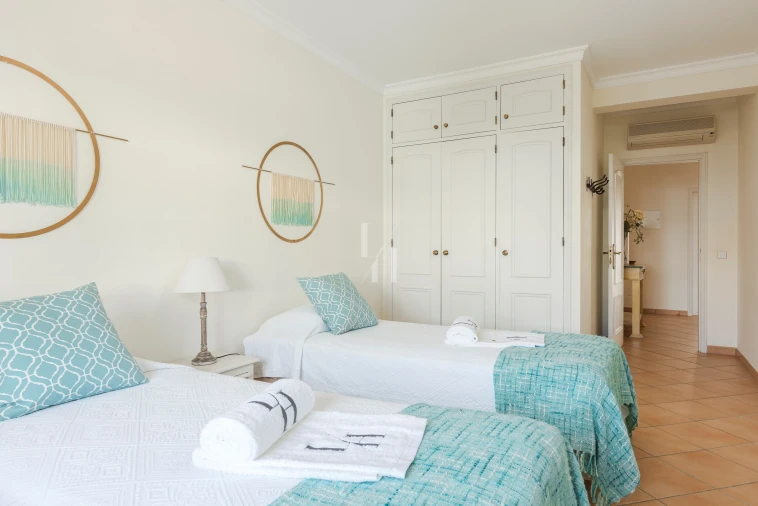 Apartamento T2 para Arrendamento férias em Quarteira Foto 24