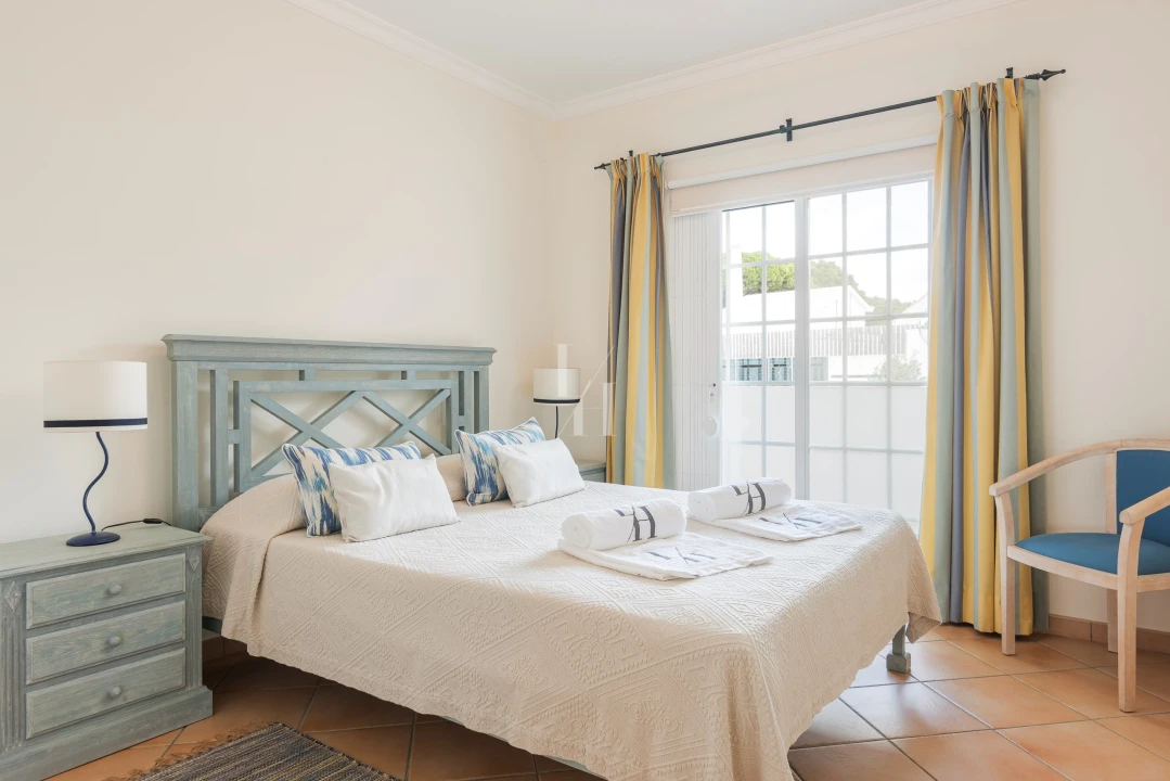 Apartamento T2 para Arrendamento férias em Quarteira Foto 16